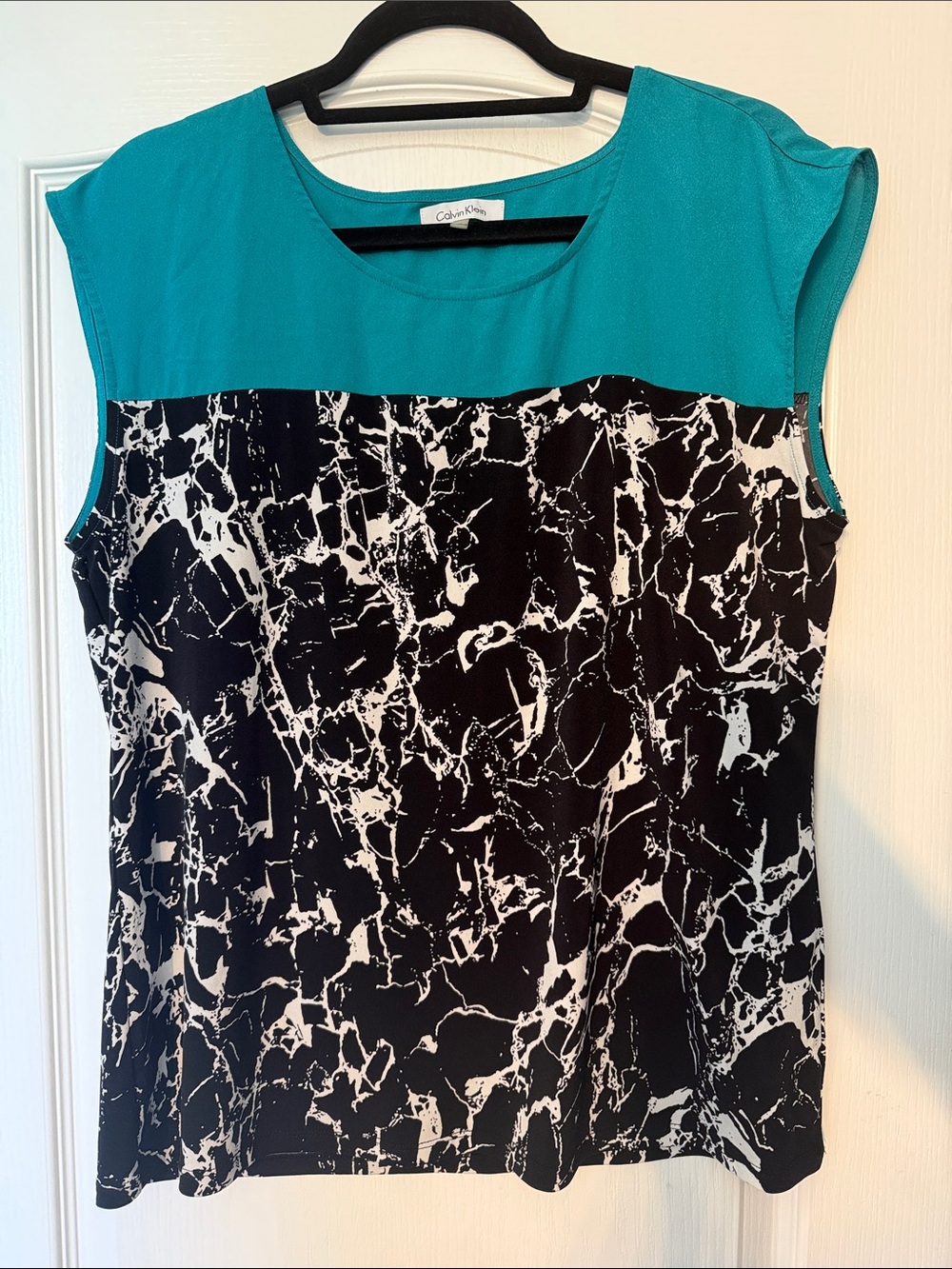 Calvin Klein Teal Yoke Black and White Marble-Print Cap Sleeve Top